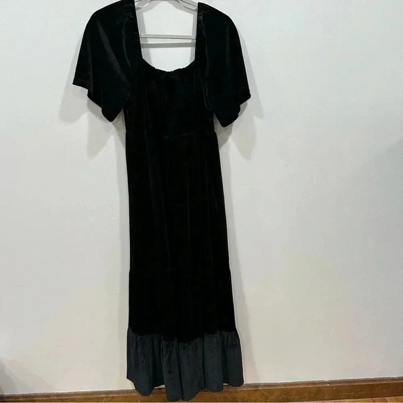 Pinkblush Black Velvet Tiered Maternity Maxi Dress Large - Picture 3 of 11